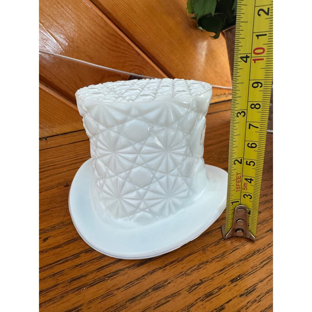 Vintage Fenton Milk Glass Top Hat Daisy and Button Pattern - Picture 10 of 12